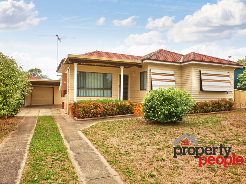 20 Bingara Road, Macquarie Fields, NSW 2564
