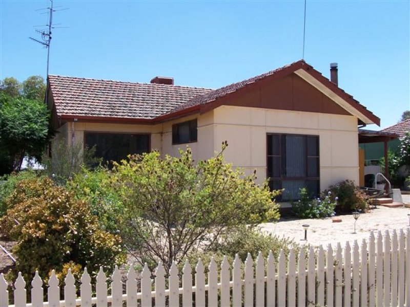 105 Main Street, Cunderdin, WA 6407 Property Details