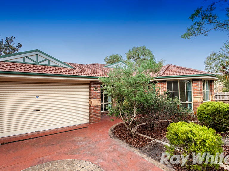 35 Manorwoods Drive, Frankston, VIC 3199