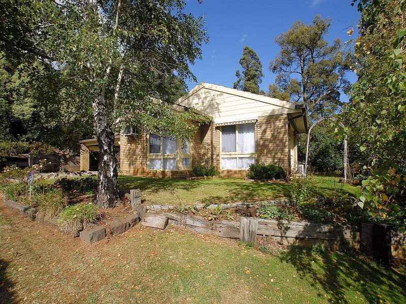 2 Woodlands Avenue, Emerald, Vic 3782 Property Details