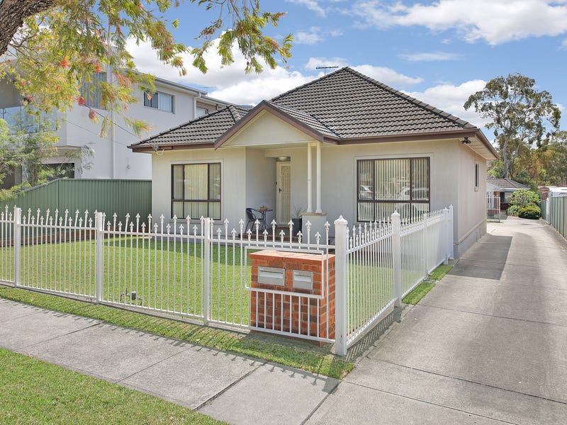 90 Iberia Street, Padstow, NSW 2211 Property Details