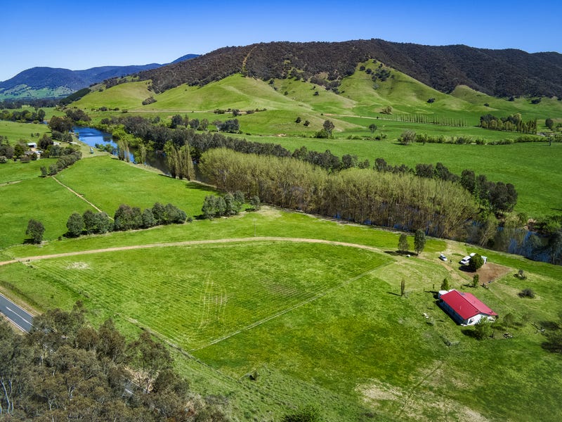 8547 Murray River Road, Walwa, Vic 3709 Property Details