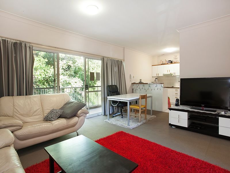 8/86 Musgrave Road, Indooroopilly, Qld 4068 Property Details