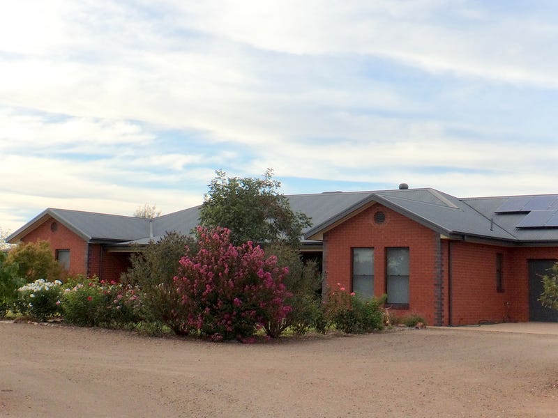 35 Booth Street, Coolamon, NSW 2701