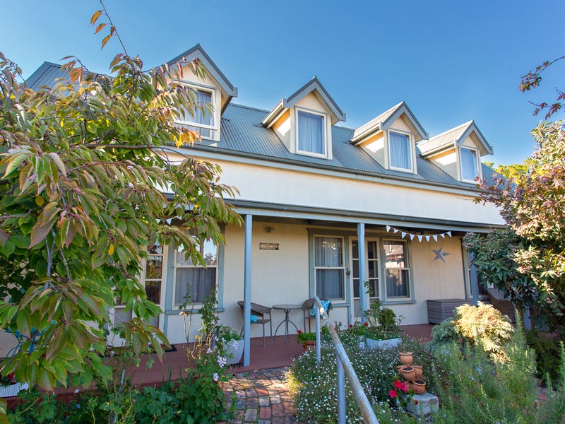 1B Dunrobin Court, Ballarat North, VIC 3350