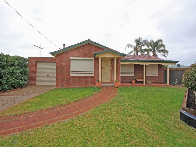 432 English Ave, Lavington, NSW 2641 Property Details