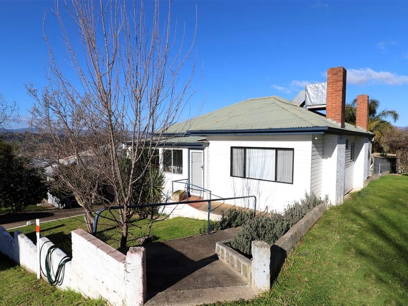 56 Carey Street, Tumut, NSW 2720
