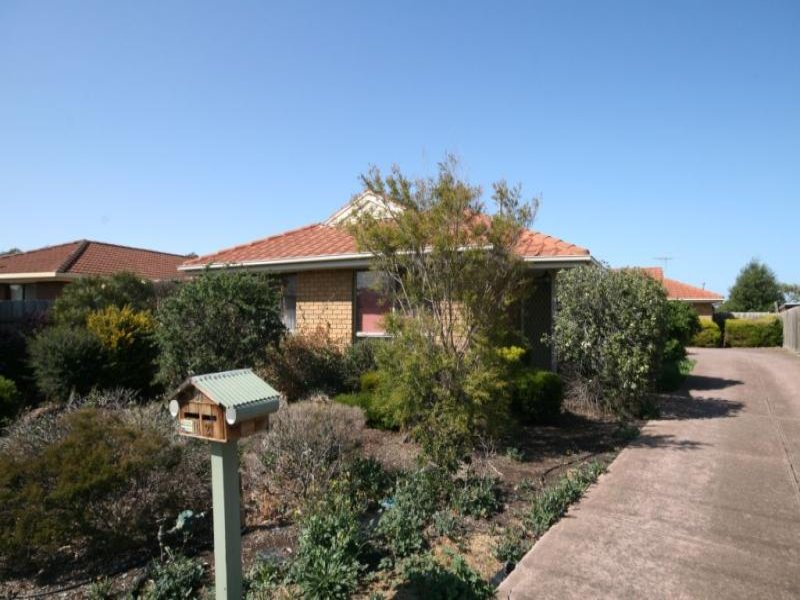 1/97 Silvereye Crescent, Werribee, Vic 3030 Property Details