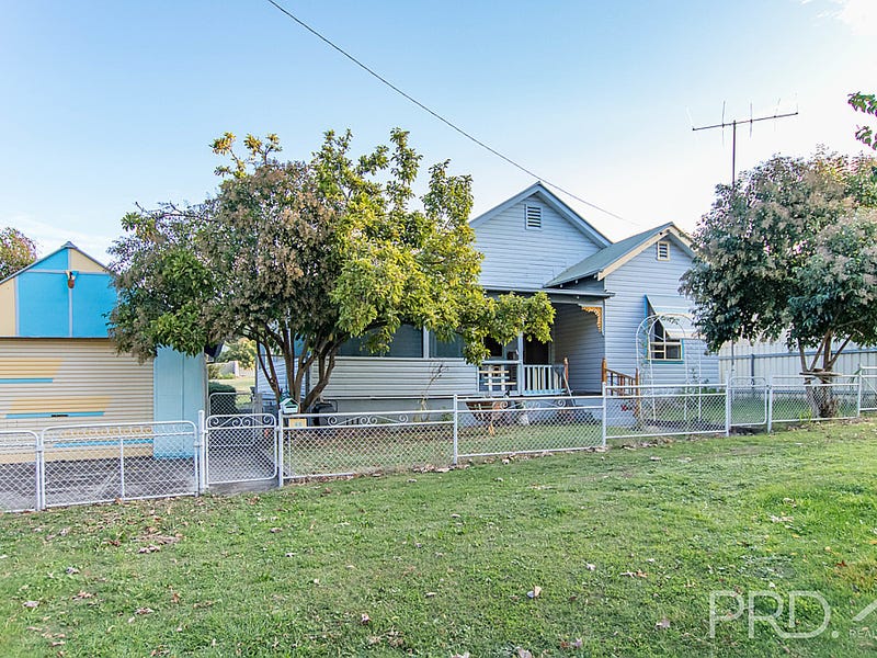 45 Lockhart Street, Adelong, NSW 2729 Property Details