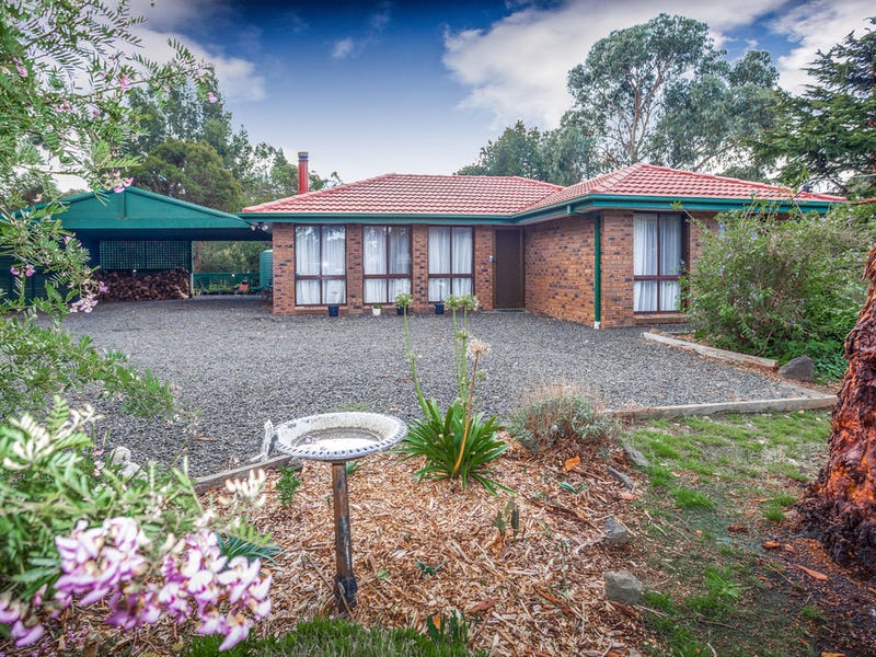 10 Gordon Cresent, Romsey, Vic 3434 Property Details