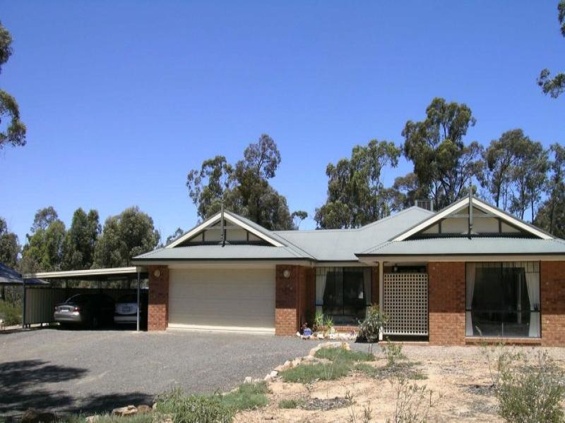 27 Braeside Drive, Junortoun, Vic 3551 Property Details