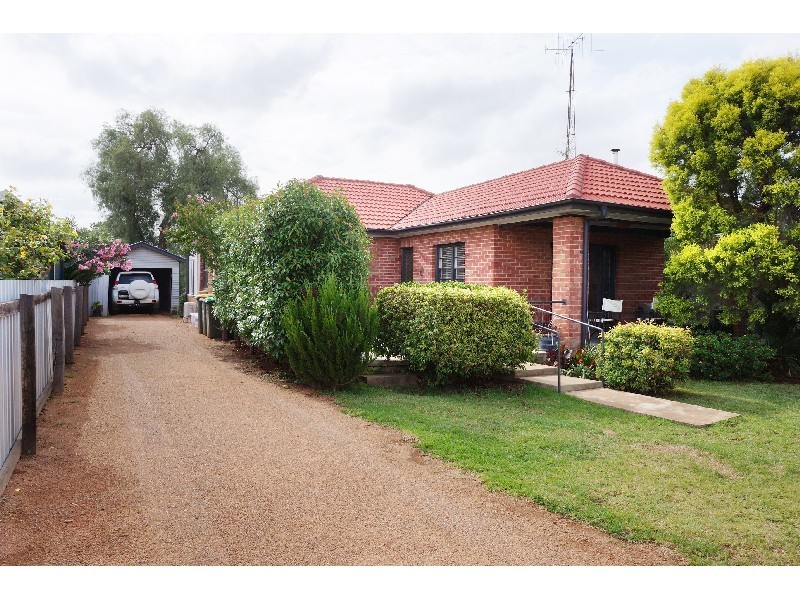 24 Algalah Street, Narromine, NSW 2821