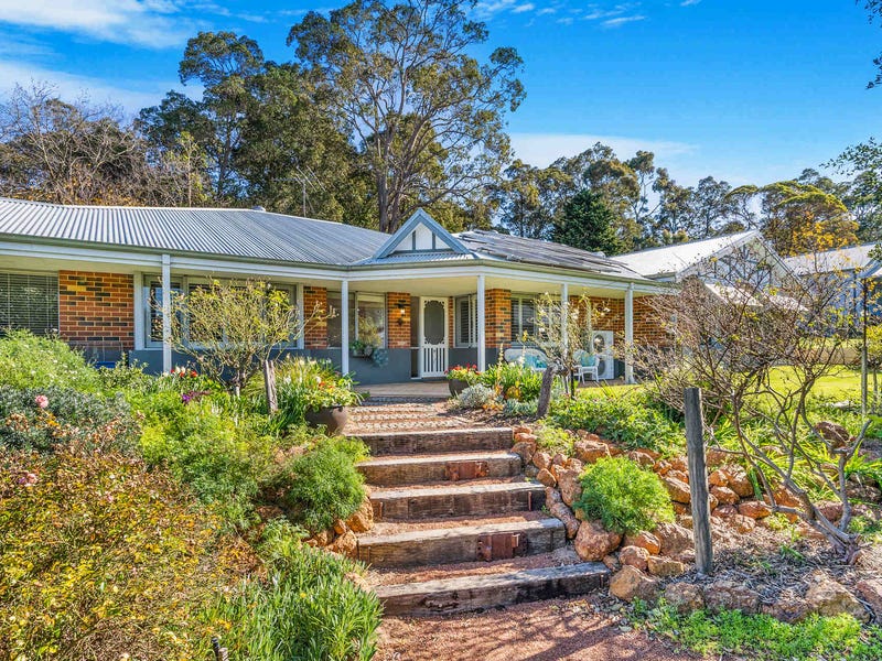 22 Yilgarn Street, Mundaring, WA 6073 Property Details