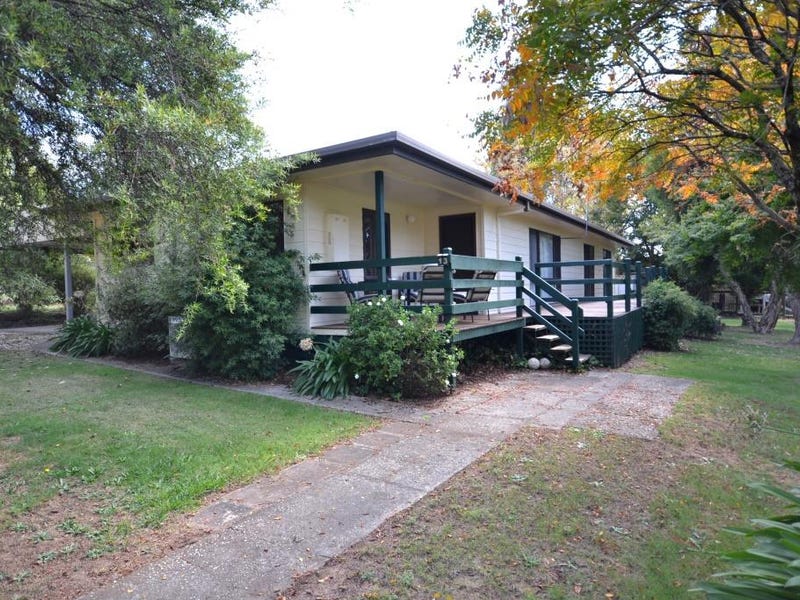 13 St Bernard Drive, Tawonga South, VIC 3698