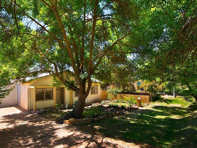 11 Britton Street, Castlemaine, Vic 3450 Property Details