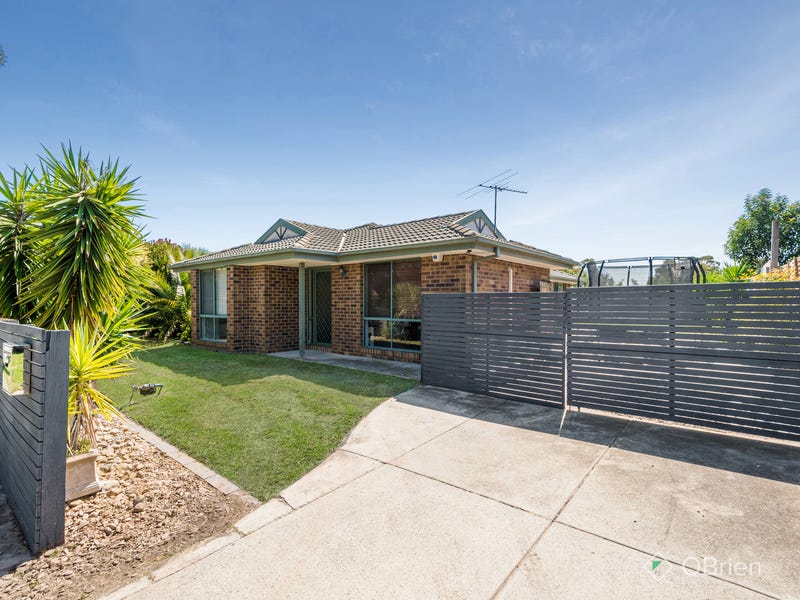 11 Spencer Drive, Carrum Downs, VIC 3201