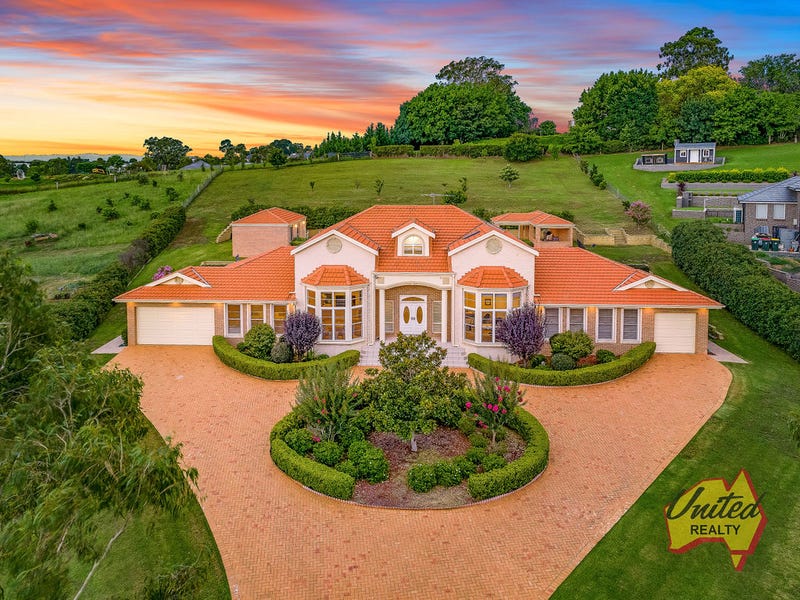 15 Yewens Circuit, Grasmere, NSW 2570 Property Details