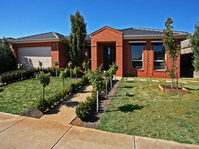 13 Pethajohn Parade, Grovedale, Vic 3216 Property Details