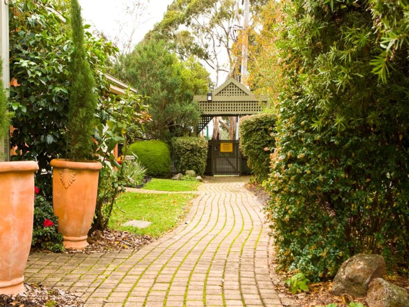 300 Elgar Road, Box Hill South, VIC 3128