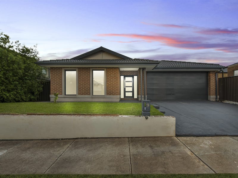 9 Fiona Road, Cobblebank, Vic 3338 - House For Sale - Realestate.com.au