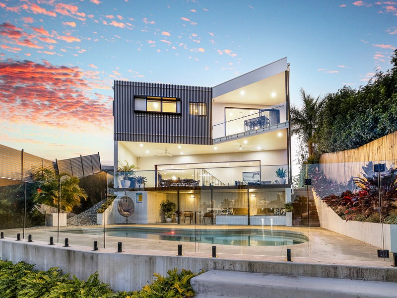 140 Rio Vista Boulevard, Broadbeach Waters, QLD 4218