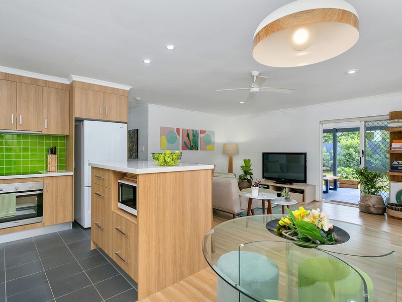 20 Holly Street, Mooroobool, Qld 4870 Property Details