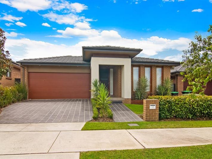 7 Sandstock Cres, Jordan Springs, NSW 2747