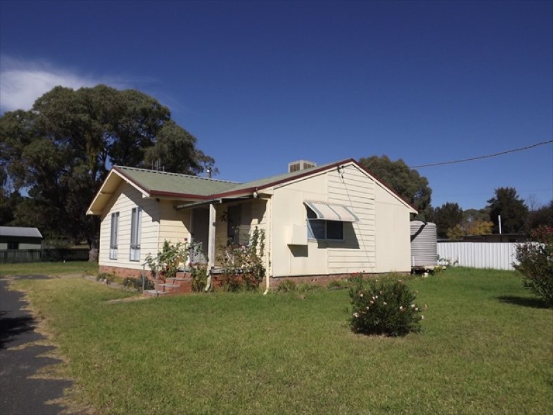 6 Park Street, Binnaway, NSW 2395