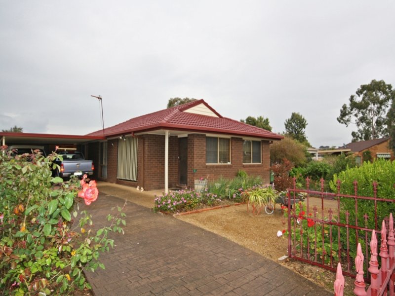 20 Parkhurst Street, Tolland, NSW 2650 Property Details