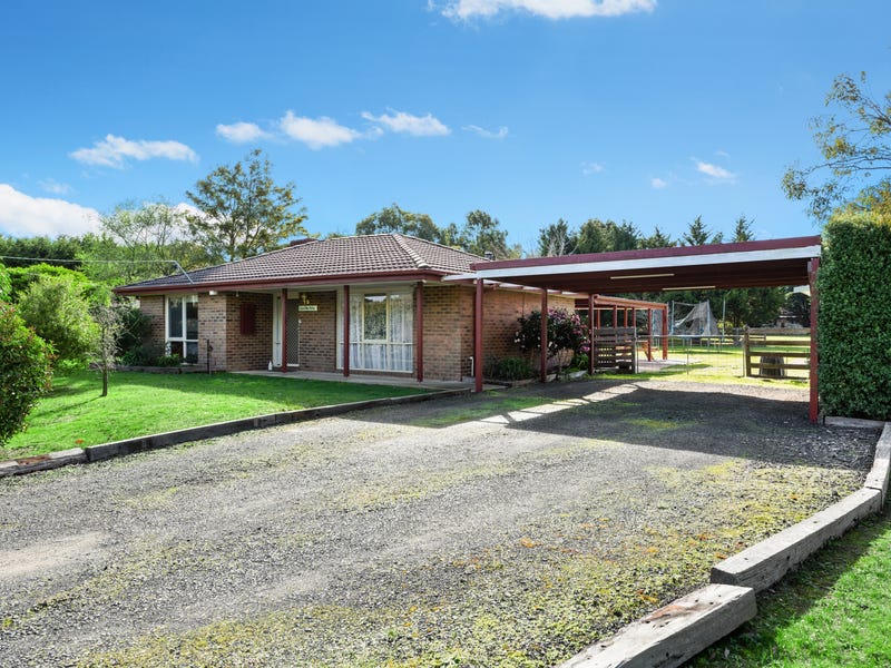 29 Coleraine Drive, Romsey, Vic 3434 Property Details