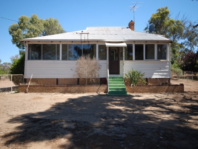 17 Felspar Street, Narrogin, WA 6312 Property Details