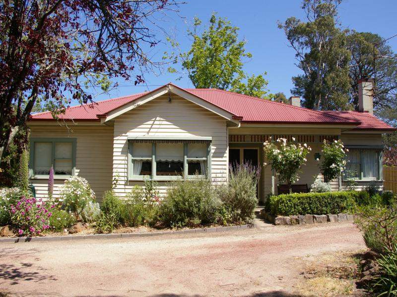 80 Howey Street, Gisborne, VIC 3437