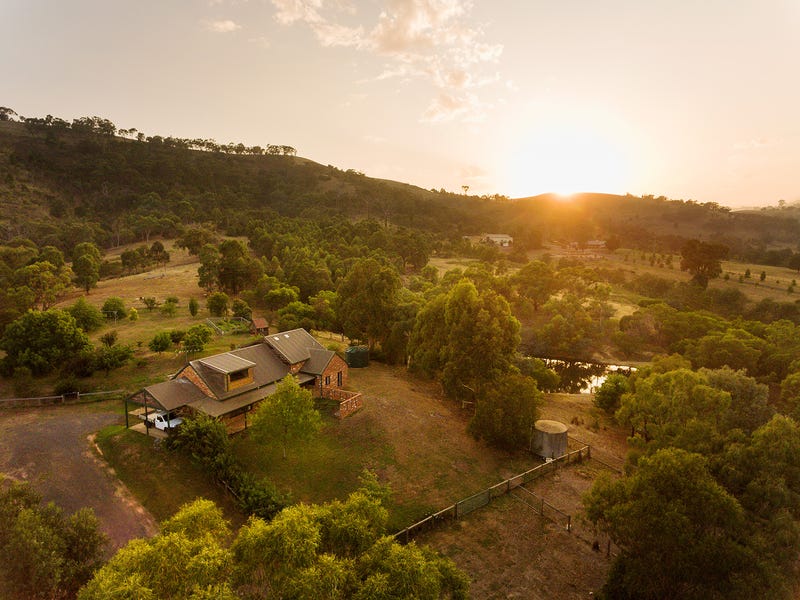 Property 700074250, Clonbinane, Vic 3658 Property Details