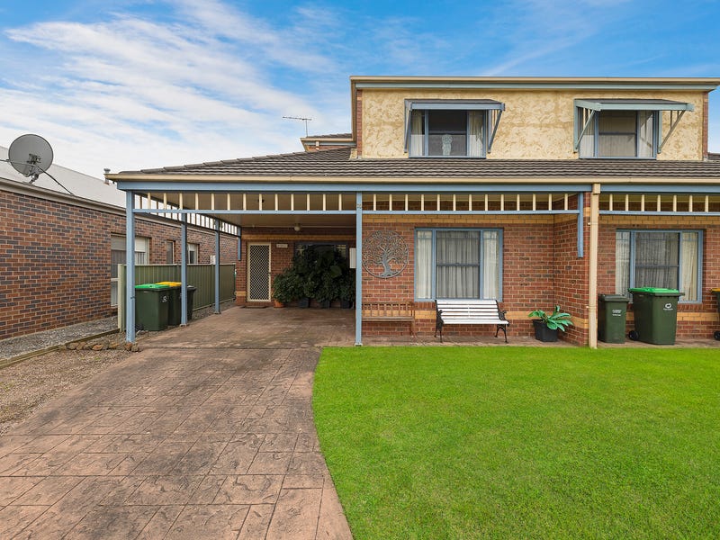 10 LAKESIDE COURT, Hamilton, Vic 3300 Property Details