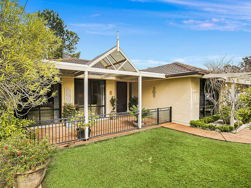 11 Bayline Drive, Point Clare, NSW 2250