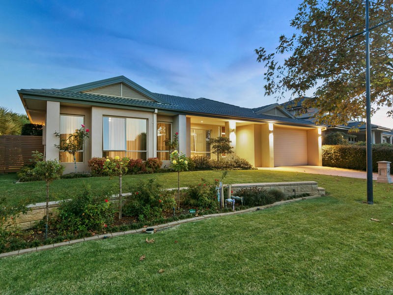 117 Sandhurst Boulevard, Sandhurst, Vic 3977 Property Details