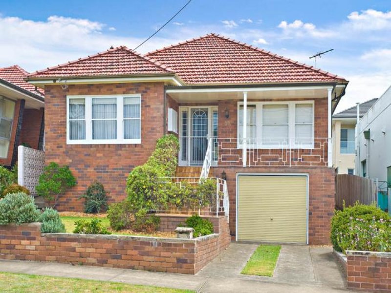 33 Nield Avenue, Rodd Point, NSW 2046 - realestate.com.au