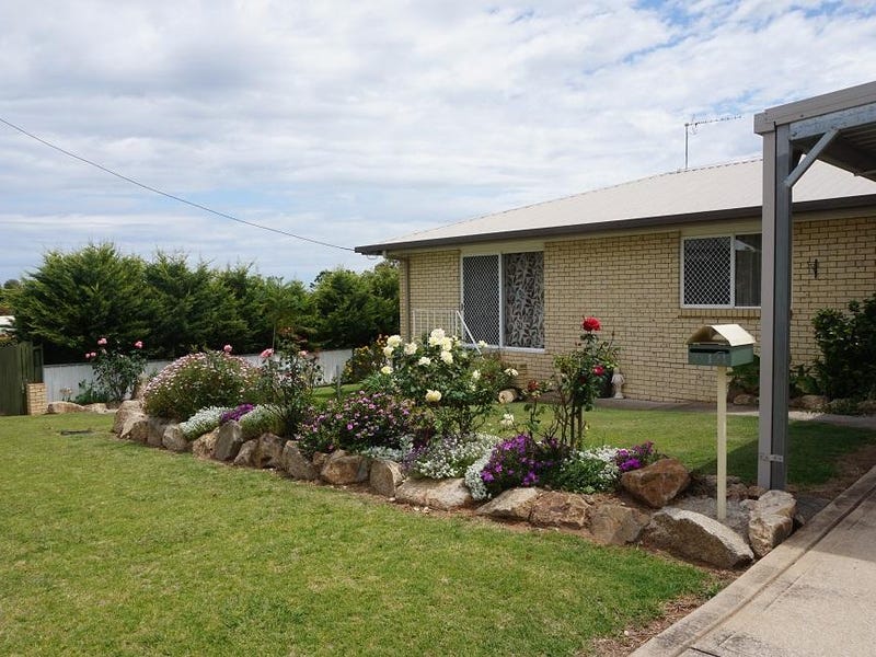 2/121 Locke Street, Warwick, Qld 4370 Property Details