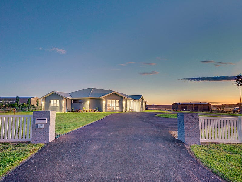 37 Rodeo Drive, Tamworth, NSW 2340 Property Details