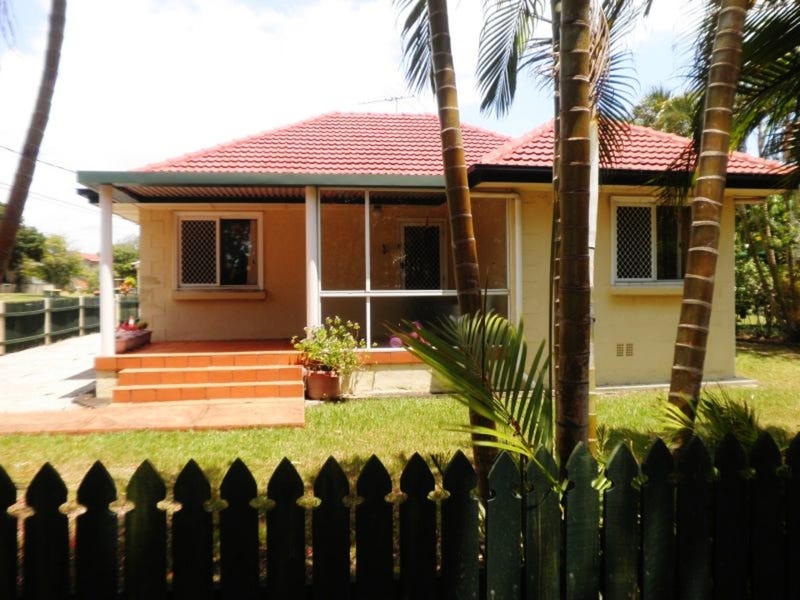 27 Scarborough Road, Redcliffe, QLD 4020