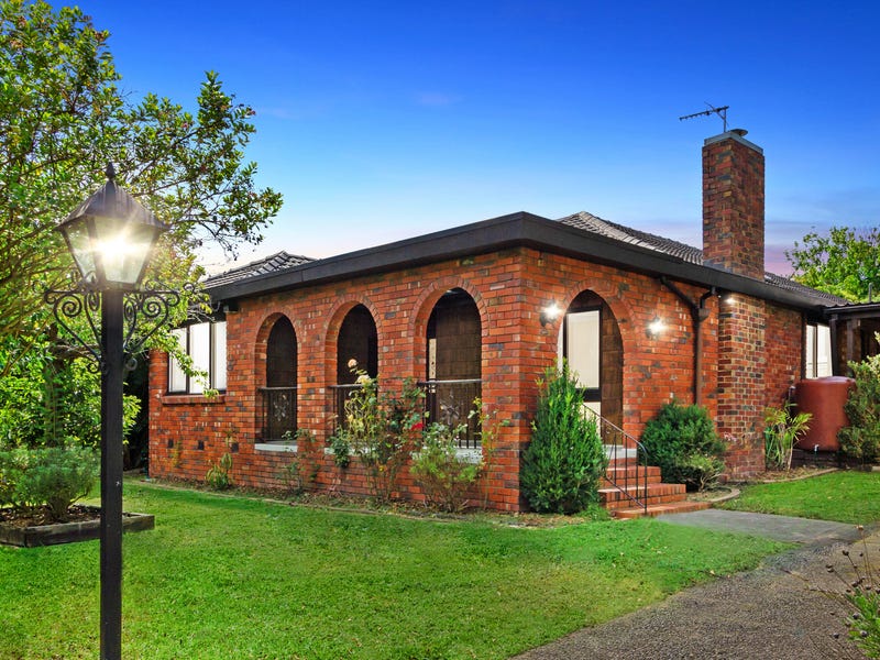 12 Johnson Drive, Ferntree Gully, VIC 3156