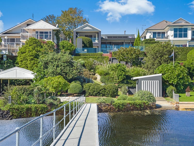 8 Eulalia Avenue, Point Frederick, NSW 2250