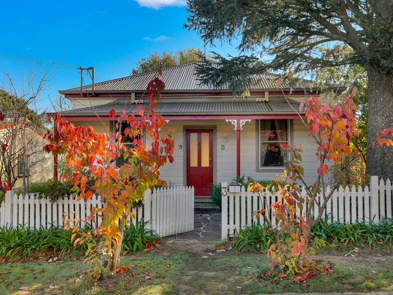 3 Clyde Avenue, Blackheath, NSW 2785