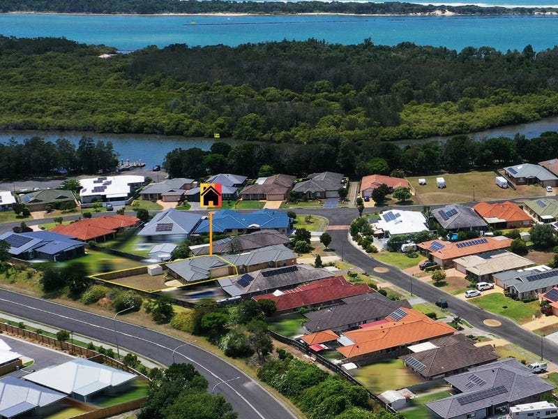 2/3 Cooloon Avenue, Harrington, NSW 2427 Property Details