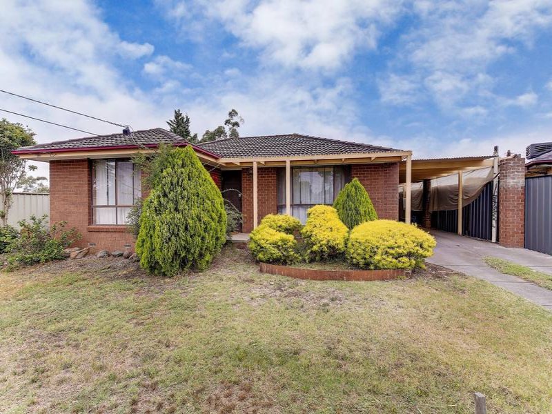 18 Tamarind Cres, Werribee, VIC 3030