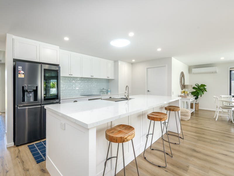 18 Portreeves Place, Arundel, Qld 4214 Property Details