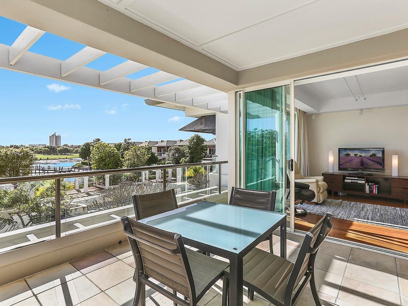 15/600 Glades Drive, Robina, Qld 4226 Property Details