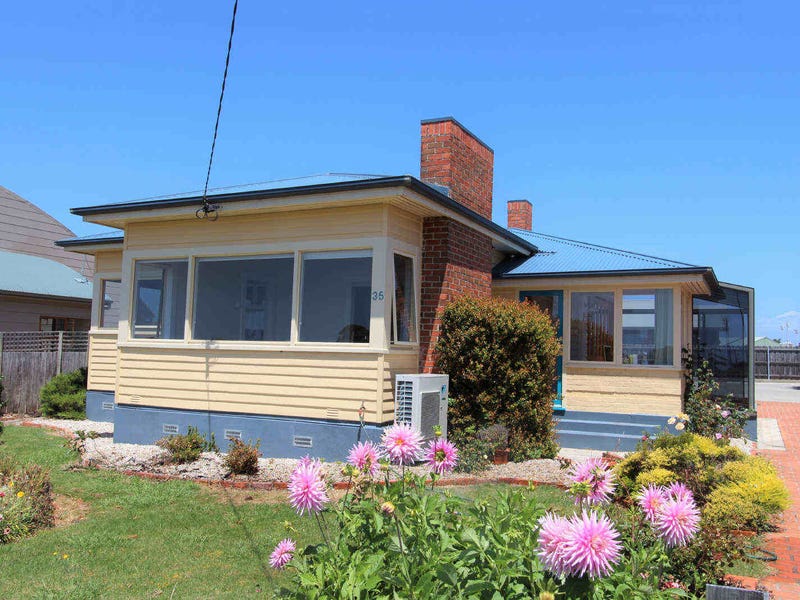 35 Street, Devonport, Tas 7310