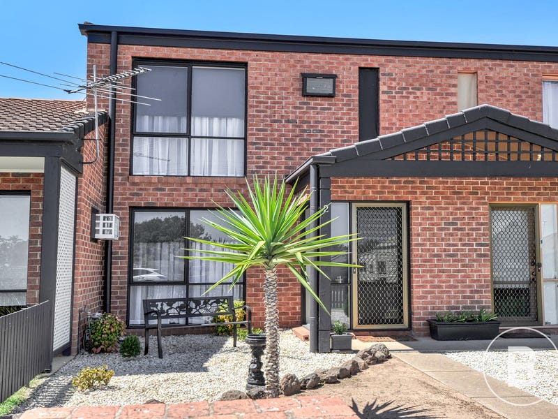 2/94 Burns Street, Maryborough, VIC 3465