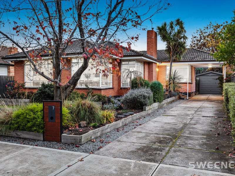 7 Cowra Street, Altona, Vic 3018 Property Details